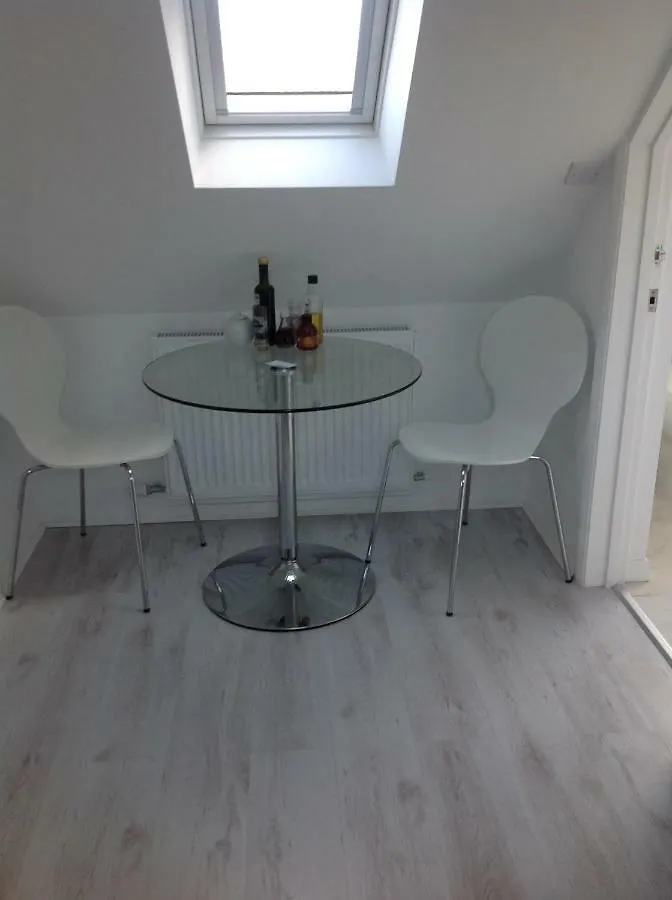 Number Forty One Bed & Breakfast Hillingdon