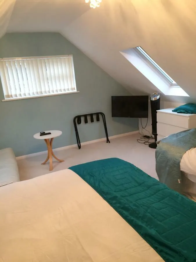 Number Forty One Bed and Breakfast Hillingdon 3*,  Storbritannien